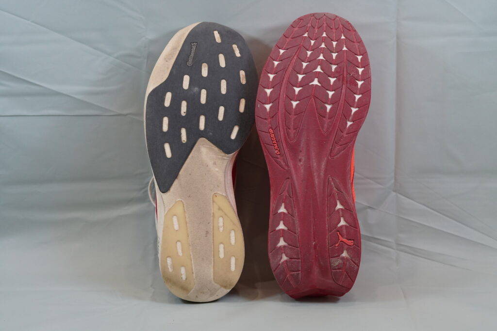 Comparación de la base y la suela de PUMA Deviate Pure Nitro y adidas Adizero Evo SL