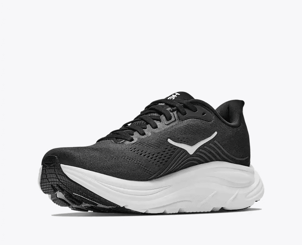 Detalle del upper engineered mesh de la HOKA Clifton 11 con impresión 3D de silicona y doble bloqueo de cordones