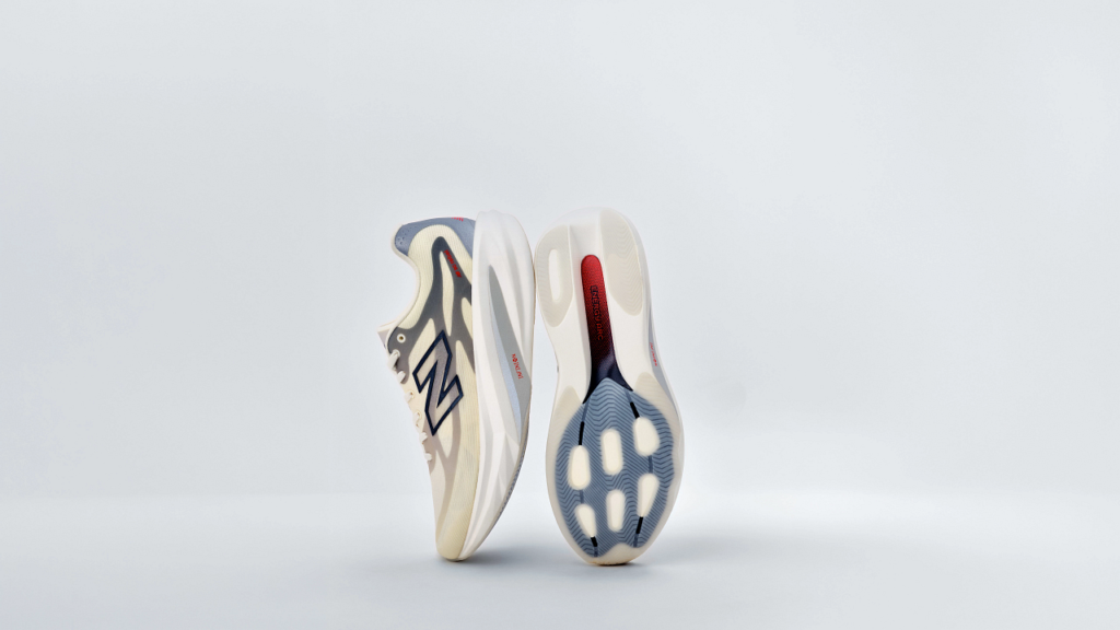 New Balance SuperComp Rebel, zapatilla de entrenamiento rápido con espuma Infinion, placa de propulsión y upper FANTOMFIT