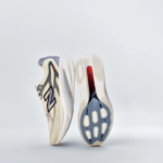 New Balance SuperComp Rebel, zapatilla de entrenamiento rápido con espuma Infinion, placa de propulsión y upper FANTOMFIT
