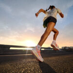 ASICS SONICBLAST 2, zapatilla rápida con FF TURBO SQUARED, FF BLAST MAX, ASICSGRIP y Forked ASTROPLATE.