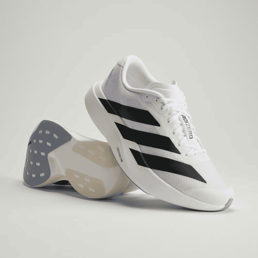 adidas Adizero EVO SL original vista lateral, zapatilla rápida con Lightstrike Pro, 39 mm de talón y 7 mm de drop.